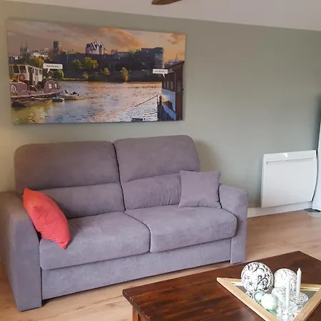 Sous Le Chene Denée