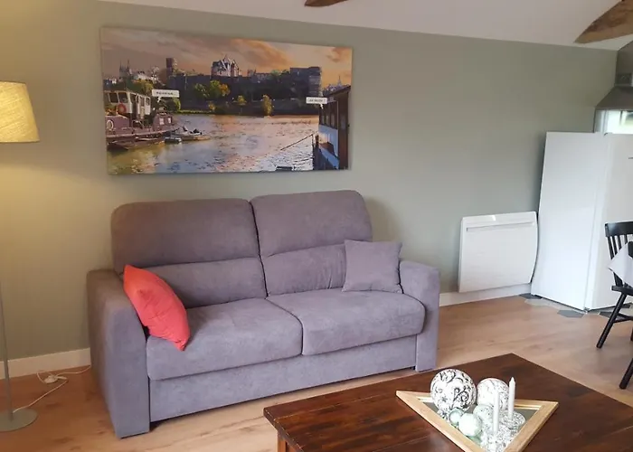 Sous Le Chene Denée