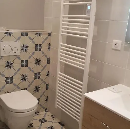 Sous Le Chene * Denée