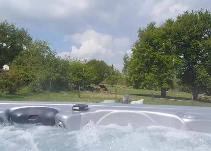 Sous Le Chene Denée